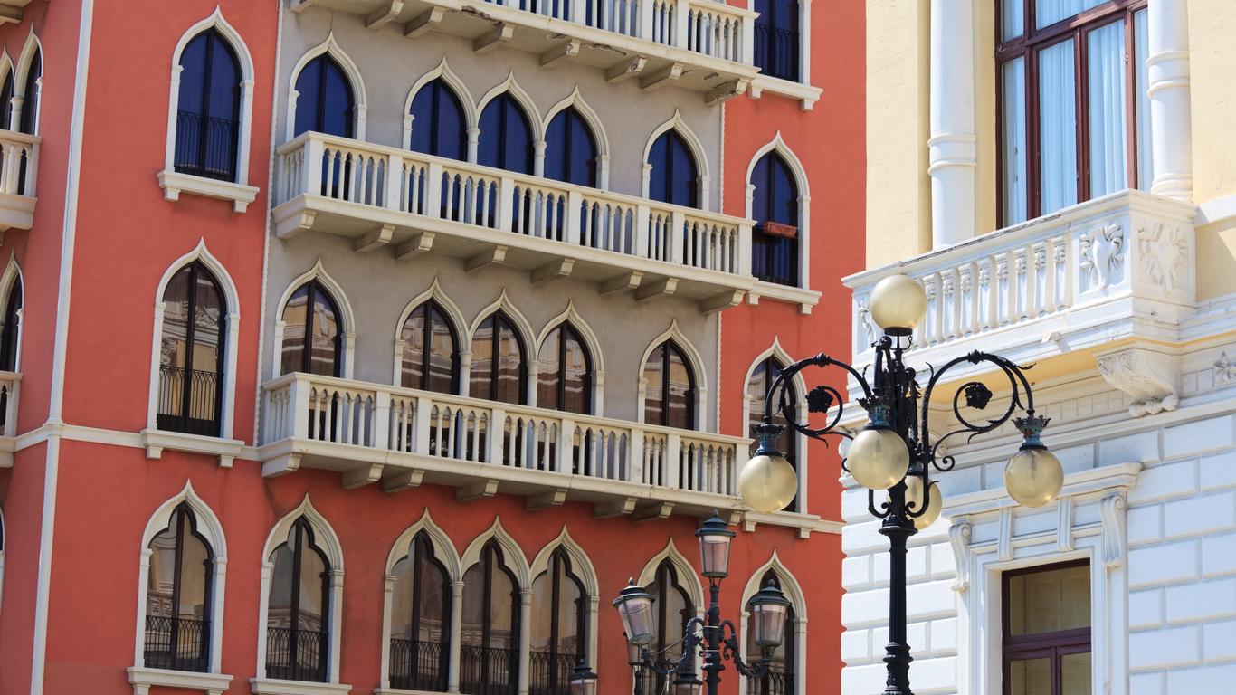 Flights to Reggio di Calabria Tito Menniti