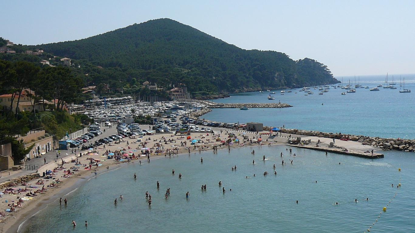 Hotels in Saint-Cyr-sur-Mer