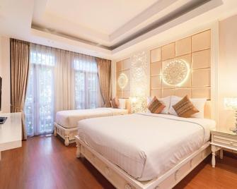 Ratchiangsaen Flora House - Chiang Mai - Habitación