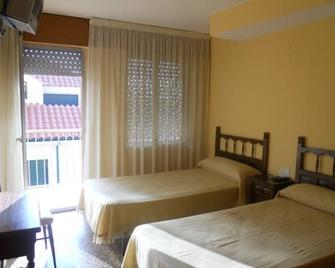 Hostal Garamar - Benicàssim - Спальня