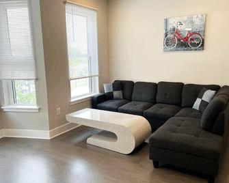 Modern 2BR 2BA Apartment with rooftop in Brewerytown - Filadèlfia - Sala