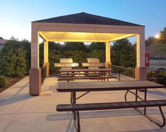 Sonesta Simply Suites Huntsville Research Park - Huntsville - Patio