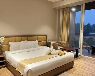Finn's Weaver Resort, Kaziranga - Kaziranga - Bedroom