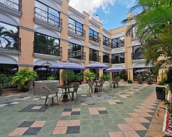 Hotel Doralba Inn - Mérida - Patio