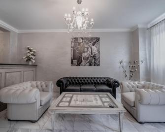Hotel Colomba D'Oro - Tropea - Living room