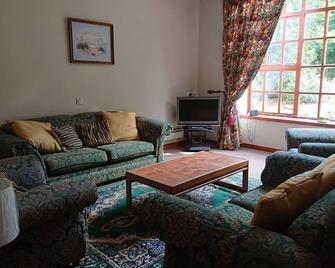 4-Bed Property in Converted Coach House in Turriff - Turriff - Sala de estar