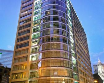 Kinzie Hotel - Chicago - Building
