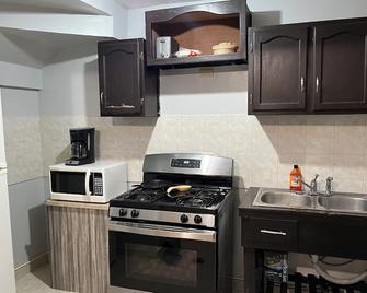 Comfortable entire house 2-BD in the Industrial city ofApodaca with AC,WiFi - Apodaca - Кухня