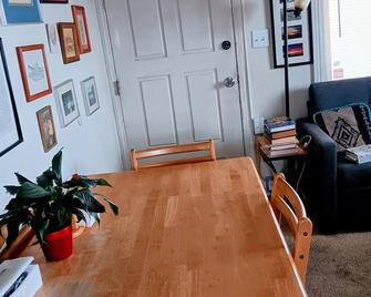 Between Beach and Bay. - San Diego - Dining room
