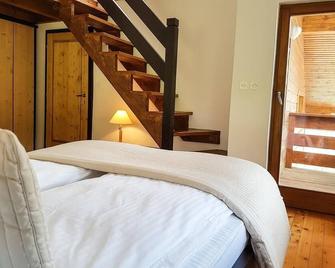 Holiday in the forest with beautiful view of the city of Sarajevo - Sarajevo