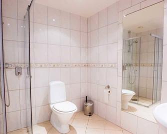 Central City Hostel - Oslo - Bathroom