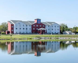 Motel 6 Indianapolis - Southport - Indianapolis - Building