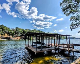 Edgewater Resort Cottage #1 - Hot Springs - Building