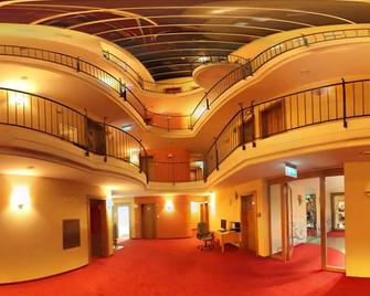Hotel Plankl - Altotting - Лоббі