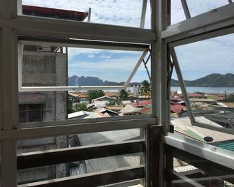 Islands View Inn - Coron - Balcone