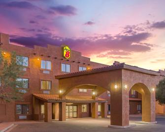Super 8 by Wyndham Page/Lake Powell - Page - Gebouw