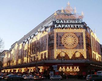 Austin's Saint Lazare Hotel - Paris - Building