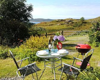 Bracara Cottage with stunning views of Loch Morar. - Mallaig - Binnenhof
