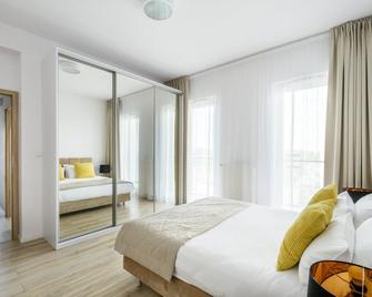 Varsovia Apartamenty Kasprzaka - Warsaw - Bedroom