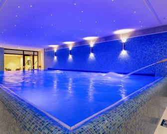Maritim Hotel Ingolstadt - Ingolstadt - Pool