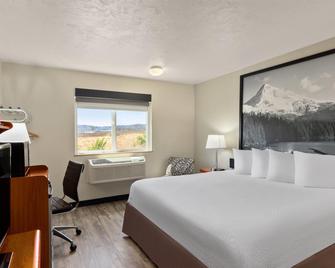 Super 8 by Wyndham Roseburg - Roseburg - Quarto