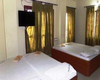 Hotel Kanya - Kanyakumari - Bedroom