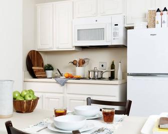 Intown Suites Extended Stay Greenville - Greenville - Comedor