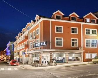 Comfort Hotel Fosna - Kristiansund - Gebouw