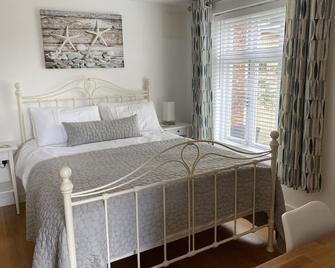Perfect for beach & nature reserve walks all year round - Bognor Regis - Bedroom