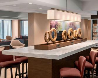Courtyard by Marriott Jersey City Newport - Jersey City - Bar