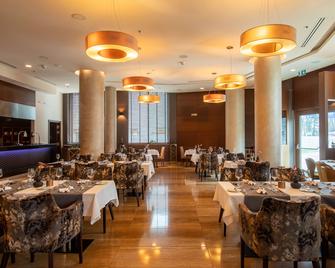 DoubleTree by Hilton Bratislava - Bratislava - Restaurang