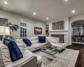 Highland Park Smu, Katy Trail, Uptown Travis-Knox Shopping! - Dallas - Wohnzimmer