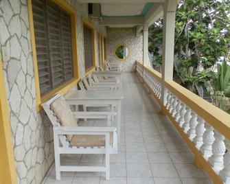 The Golden Sunset - Negril - Balcony