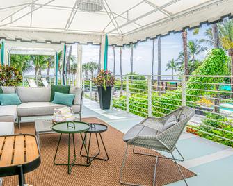 Kimpton Surfcomber Hotel - Miami Beach - Balcony