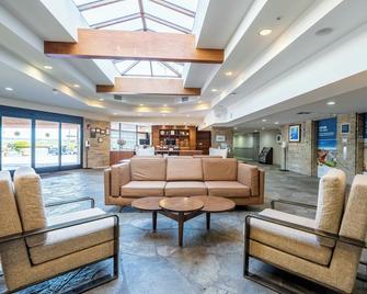 Four Points by Sheraton Ventura Harbor Resort - Ventura - Lobi