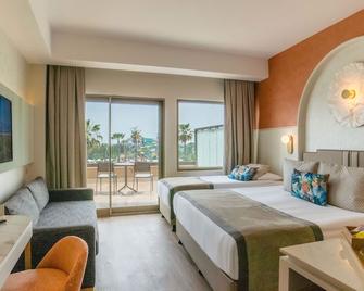 Fame Residence Lara & Spa - Antalya - Habitación