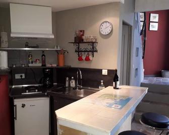 Maisonette with terrace in Provencal village - Alleins - Cocina