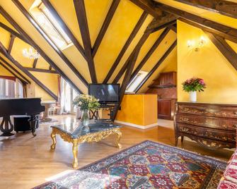 Nosticova Apartments - Prag - Oturma odası