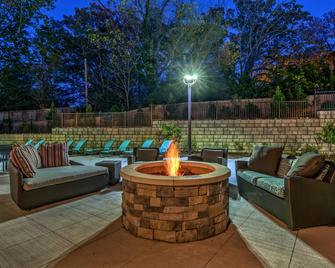 Residence Inn by Marriott Blacksburg-University - Blacksburg - Innenhof