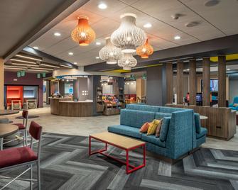 Tru by Hilton Dallas Market Center - Dallas - Lobby