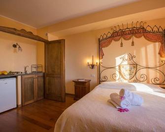 Borgo Medievale - Taormina - Bedroom