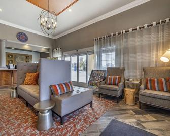 Comfort Inn Humboldt Bay - Eureka - Living room