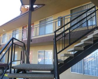 Hotel Salina Beaumont Ca - Beaumont - Budova