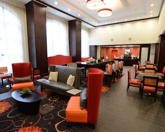 Hampton Inn & Suites Albany At Albany Mall - Albany - Lounge
