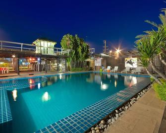 Season Palace Huahin Hotel - Hua Hin - Zwembad