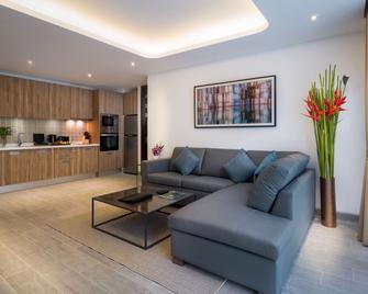 เลตส์ภูเก็ต ทวิน แซนด์ รีสอร์ต แอนด์ สปา - ป่าตอง - ห้องนั่งเล่น