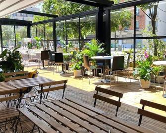 Auberge de Jeunesse HI Paris Yves Robert - Paris - Patio
