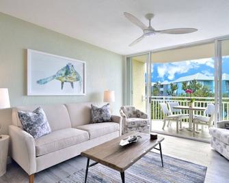 Fully renovated Condo with Private Balcony, Shared Pool, Hot Tub and Parking - Cayo Hueso - Sala de estar