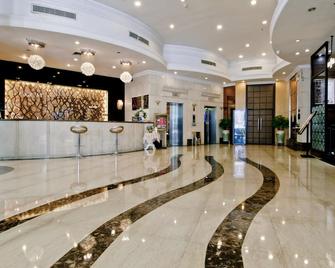 Shenzhen Kaili Hotel, Guomao Shopping Mall - Shenzhen - Front desk
