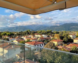 Hotel Villa Barsanti - Pietrasanta - Balkong